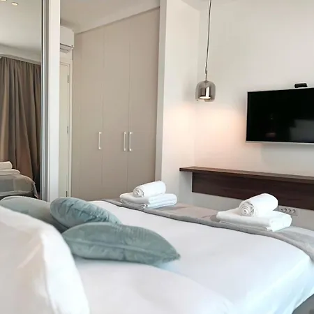 Arkadija Lux River And Tower View *