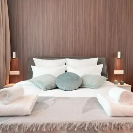 Arkadija Lux River And Tower View *