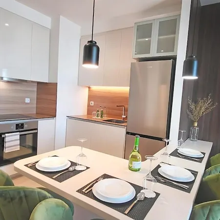 Arkadija Lux River And Tower View *